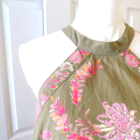 Free People Soft Army Green Pink Floral Print Top Women's Blouse Size Small NWT - Picture 2 of 7